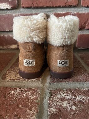 UGG Australia Kids Shearling Cuff Boots - Chestnut Brown Girl’s Size 9.5